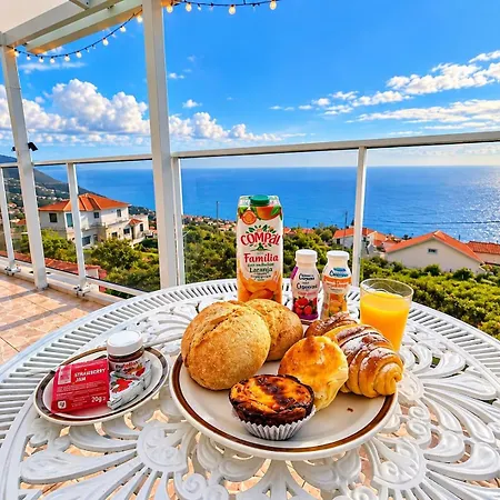 Casa Santana With Ocean Views, Parking & Wifi Apartament Estreito Da Calheta