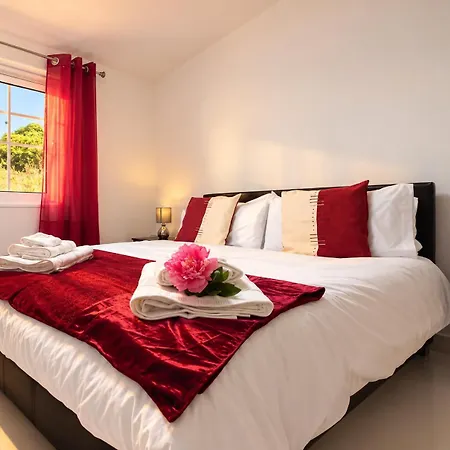 Casa Santana With Ocean Views, Parking & Wifi Apartament *