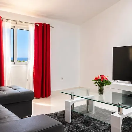 Casa Santana With Ocean Views, Parking & Wifi Apartment *
